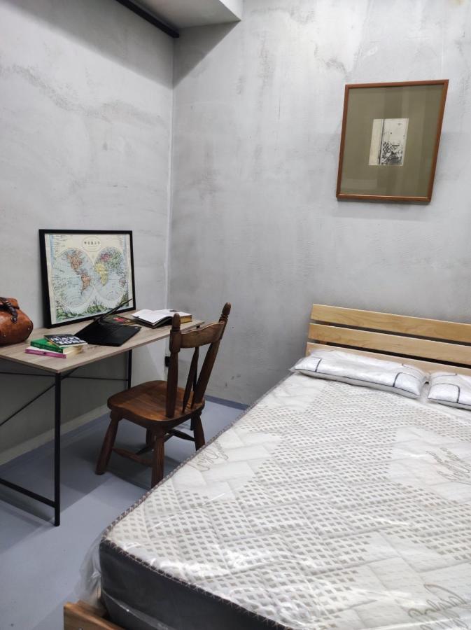 Appartamento Shared Flat In An Artists District Pikris Gora Tbilisi Esterno foto