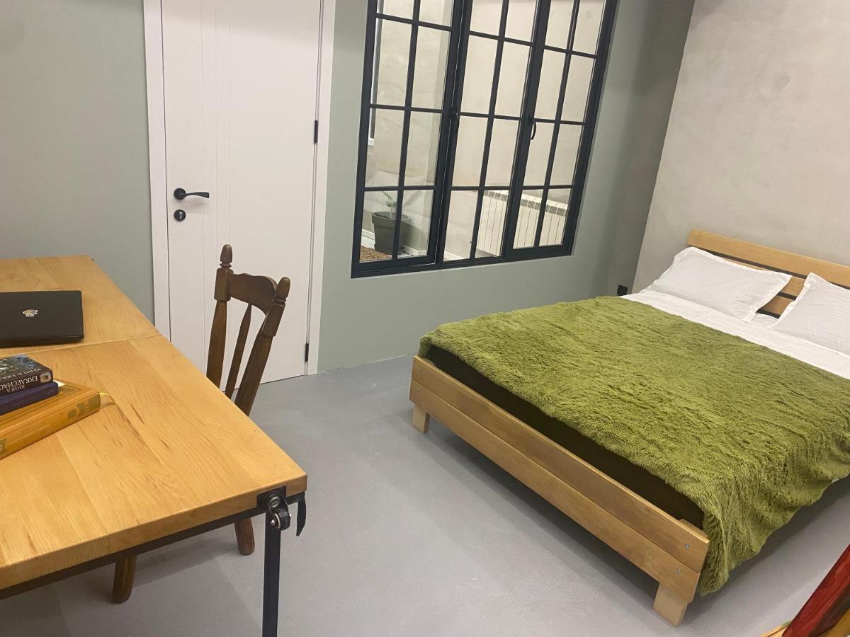Appartamento Shared Flat In An Artists District Pikris Gora Tbilisi Esterno foto